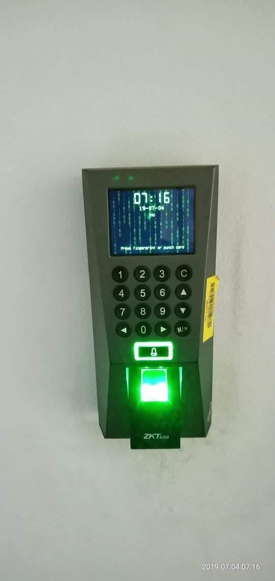 Mesin fingerprint untuk absensi